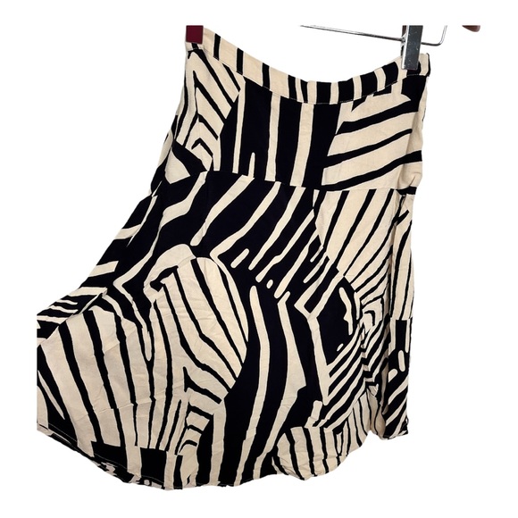 Anthropologie Maeve graphic print skirt size 4 - Picture 2 of 11